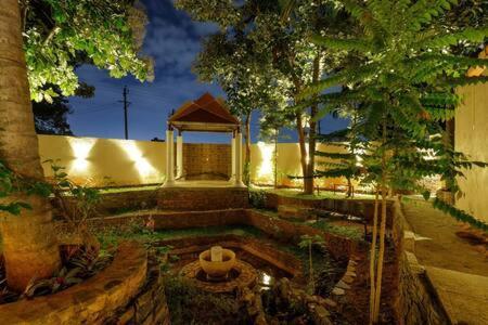 Golden Radiance Airyaman Spa & Pool Villa Breakfast & Spa Included Mysore Luaran gambar