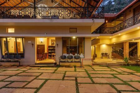 Golden Radiance Airyaman Spa & Pool Villa Breakfast & Spa Included Mysore Luaran gambar